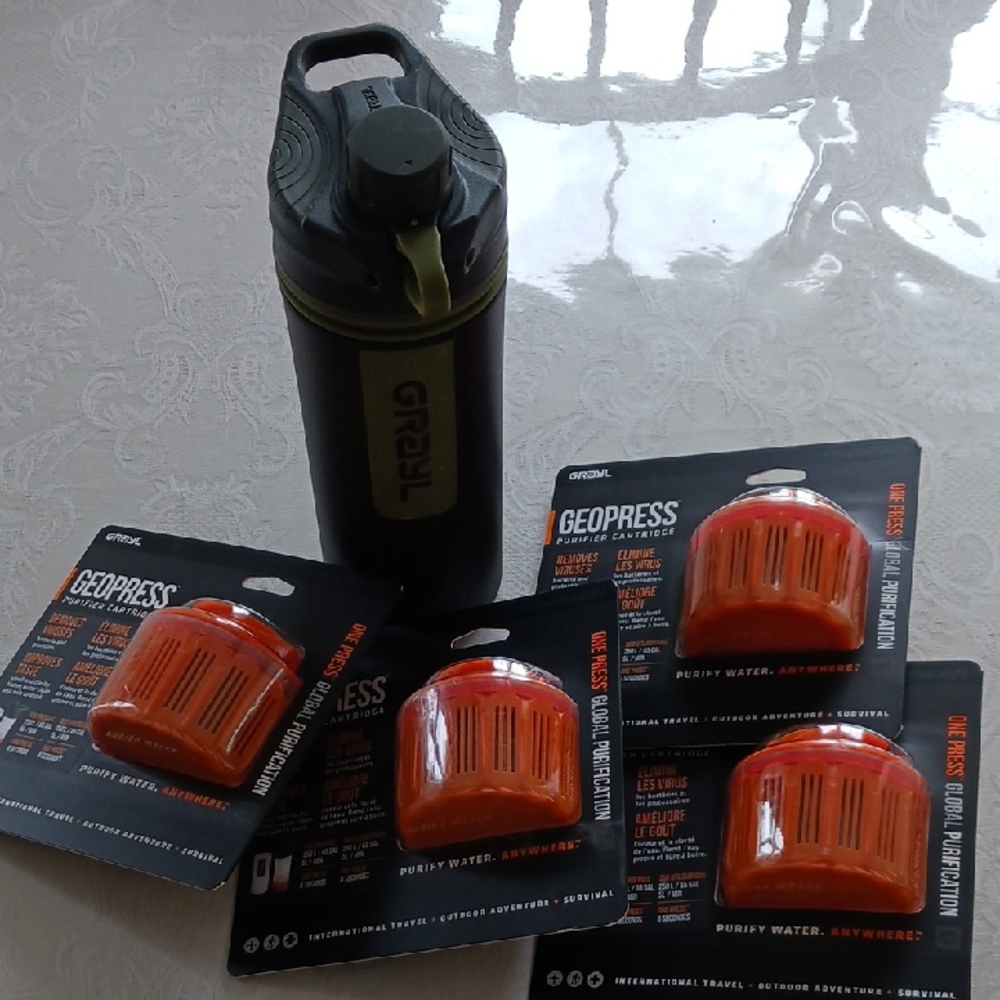 Grayl Geopress  Filters Water Bottle